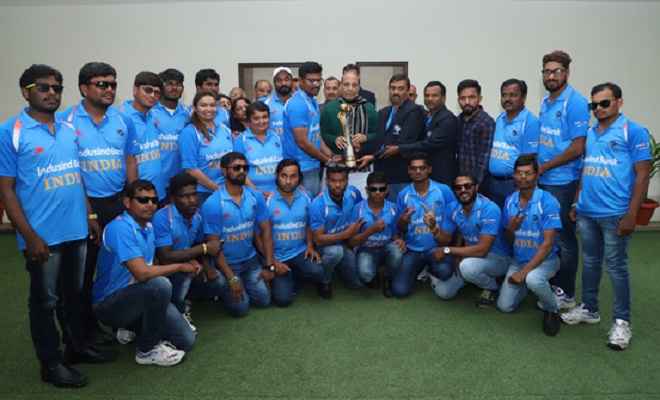 राजनाथ से मिली ब्लाइंड क्रिकेट विश्वकप विजेता टीम