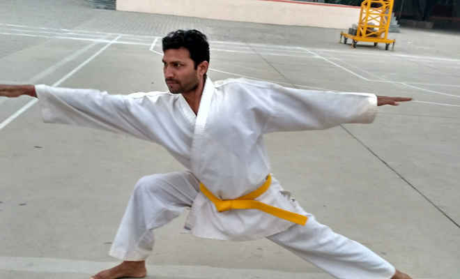 मार्शल आर्ट्स में अभिनेता अजीत सिंह को मिला येलो बेल्ट