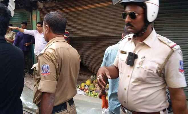 कोलकाता: दम दम नगर निगम के ऑफिस के पास बम धमाका, एक की मौत, 10 घायल