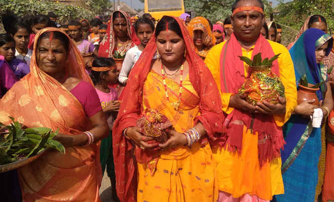 आदापुर में देवी-भक्तों ने निकाली भव्य कलश शोभा-यात्रा