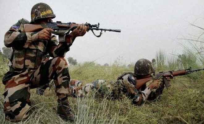 जम्मू कश्मीर : हंदवाड़ा में सुरक्षाबलों ने दो आतंकियों को किया ढेर, भारी मात्रा में विस्फोटक हुआ बरामद
