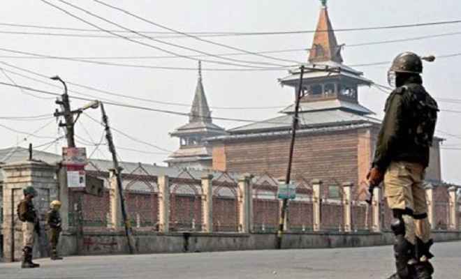 कश्मीर में धारा 144 लागू, सुरक्षाबलों ने जामा मस्जिद को किया बंद