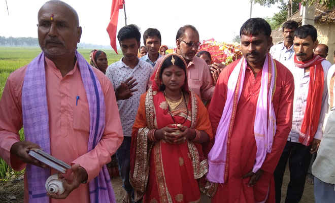 आदापुर में भक्तो ने निकाली माता की भव्य डोली यात्रा