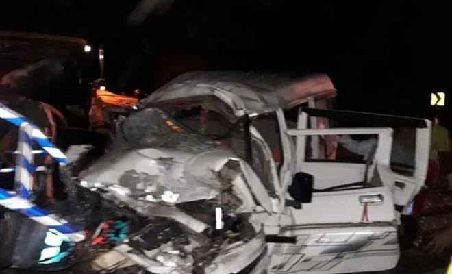 छत्तीसगढ़: ट्रक और बोलेरो में जोरदार टक्कर, 10 यात्रियों की मौत
