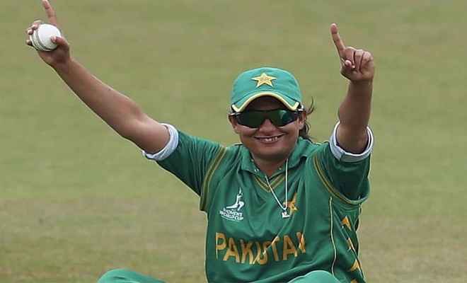 पाकिस्तान की महिला क्रिकेटर ने रचा इतिहास, ICC वन-डे रैंकिंग में पहुंची टॉप पर