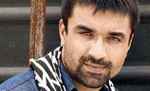 बिग बॉस के Ex कंटेस्‍टेंट एजाज खान, गैरकानूनी तौर पर ड्रग्‍स रखने के लिए हुए गिरफ्तार