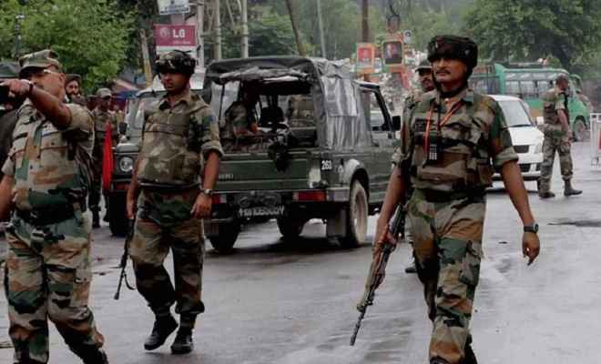 जम्मू/कश्मीर: सुरक्षा बलों ने हिजबुल मुजाहिदीन के 2 आतंकी किए ढेर