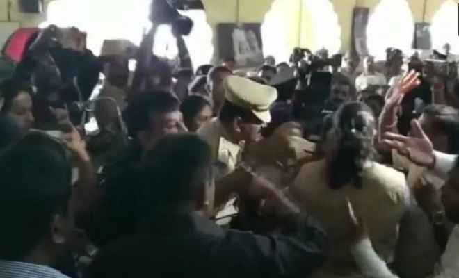 कर्नाटक: टीपू सुल्तान की जयंती मनाने पर छिड़ा संग्राम, भाजपा ने कांग्रेस पर उठाए सवाल