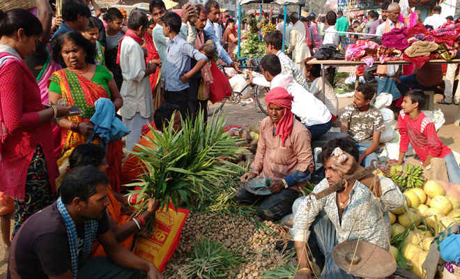 छठ को लेकर पूजा सामग्रियों की हुई खरीदारी, सोमवार को गाजर व नींबू 15 से 20 रुपये पीस