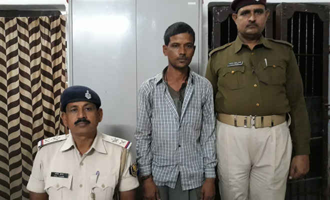 रक्सौल जीआरपी ने मोबाइल व नकद चोरी में एक व श्रीकृष्णनगर निवासी सहित दो को शराब के नशे में पकड़ा