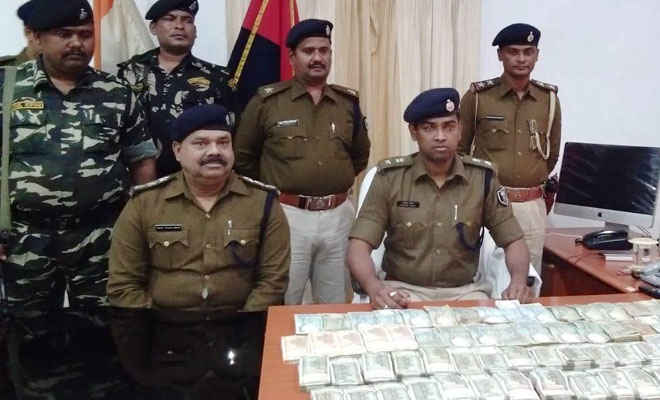 बेतिया पुलिस की घेराबंदी से घबड़ाकर अपराधियों ने तिजोरी फेंकी, चोरी हुआ था एलएण्डटी फाइनांस के 18 लाख रुपए