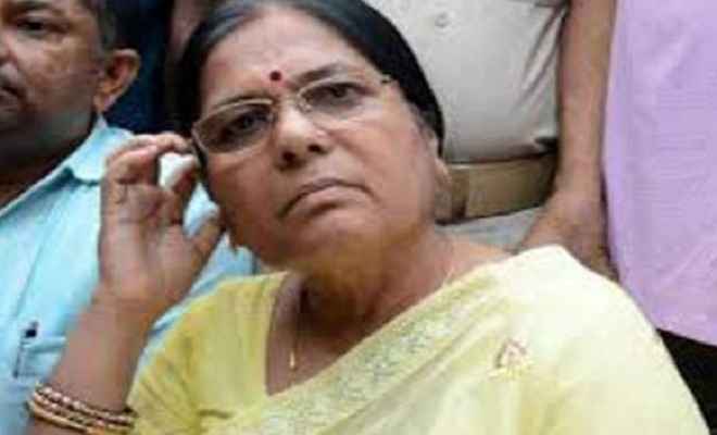 पूर्व मंत्री मंजू वर्मा व उनके पति के विरुद्ध आर्म्स एक्ट में चार्जशीट दाखिल