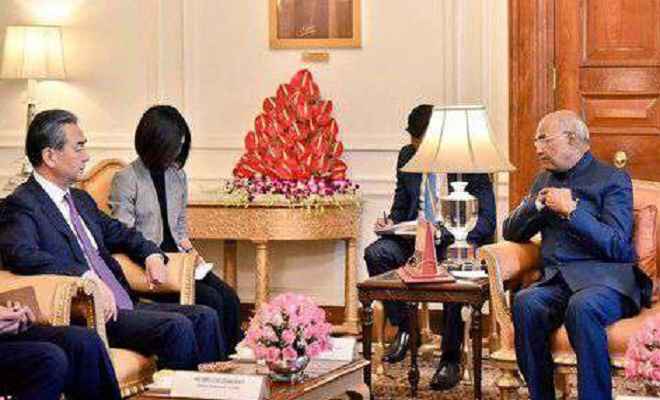 चीन के विदेश मंत्री मंत्री वांग यी ने राष्ट्रपति कोविंद से की मुलाकात