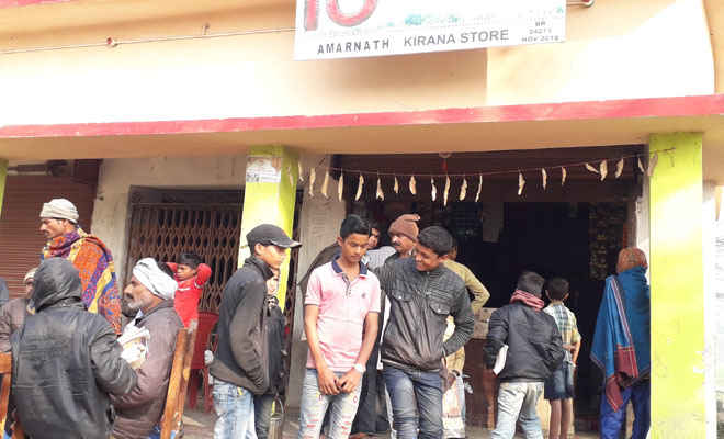 पताही के कोदरिया बाजार की अमरनाथ किराना दुकान में चोरी, एक लाख नकद सहित 3 लाख का सामान उड़ाया