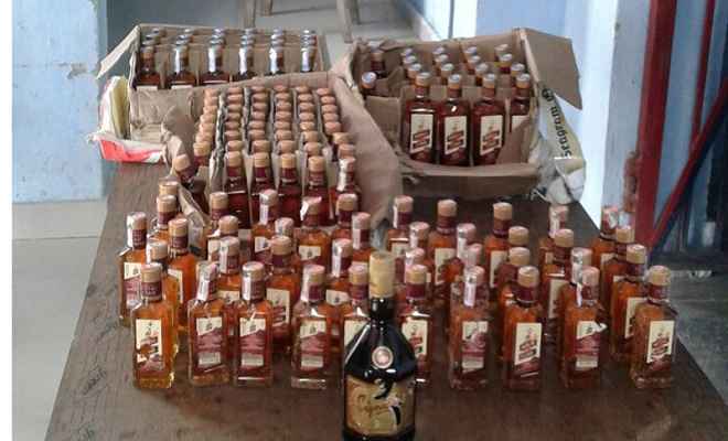 उत्पाद विभाग नें एक करोड़ रुपये की अवैध विदेशी शराब जब्त किया