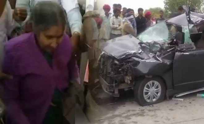 प्रधानमंत्री नरेंद्र मोदी की पत्नी सड़क दुर्घटना में बाल बाल बची