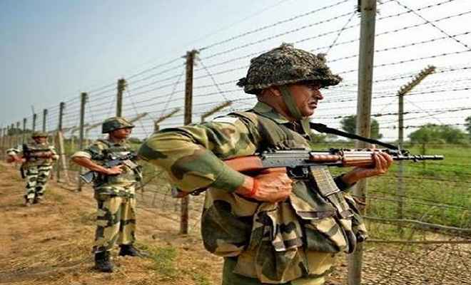 जम्मू-कश्मीर: भारत-पाक के बीच भारी गोलीबारी, सेना ने खाली कराए एलओसी के इलाके
