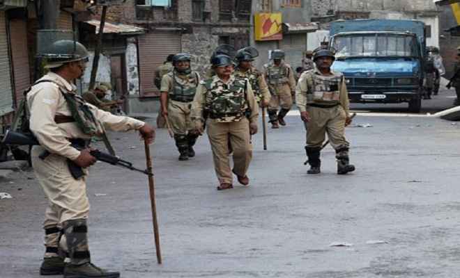 जम्मू कश्मीर में दो अलग-अलग आतंकी हमलों में दो पुलिसकर्मी शहीद