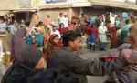 समस्तीपुर में गुस्सायी महिलाओं ने पुलिस को झाड़ू से पिटा