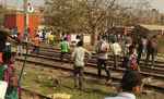 मैट्रिक परीक्षार्थियों ने जमकर किया बवाल, रेलवे स्टेशन में की तोड़-फोड़
