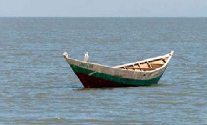 नहर में नाव पलटी, 4 बच्चों की डूबने से मौत