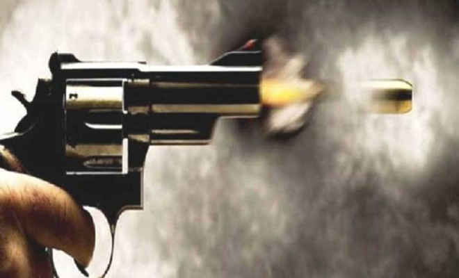 राजेपुर में बदमाशों ने युवक को मारी गोली