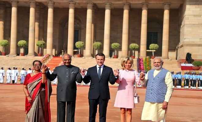 हैदराबाद हाऊस में फ्रांसीसी राष्ट्रपति और मोदी की मुलाकात
