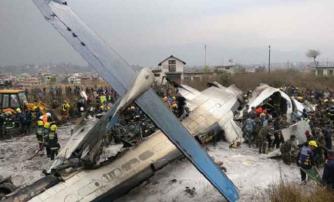 विमान हादसा: अब तक 20 यात्रियों की मौत की खबर