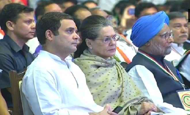 कांग्रेस महाधिवेशन: राहुल के साथ लगे ''प्रियंका गांधी जिंदाबाद'' के नारे