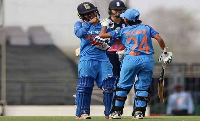 रोमांचक मुकाबले में भारत ने इंग्लैंड को 1 विकेट से हराया, सीरीज में 1-0 की बढ़त बनाई