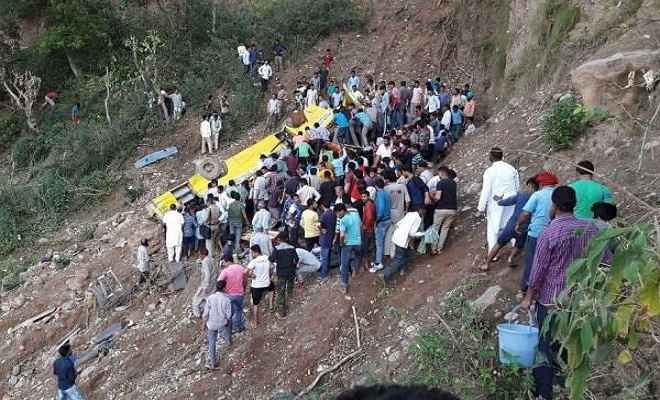 हिमाचल के कांगड़ा में स्कूल बस खाई में गिरी, 27 बच्चों समेत 30 की मौत, मुख्यमंत्री ने जताया दुख