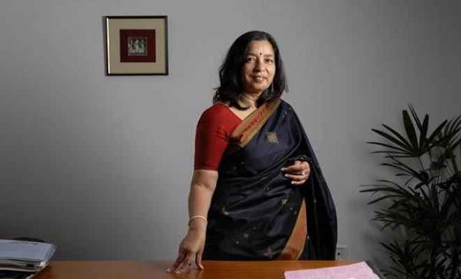 सीईओ शिखा शर्मा एक्सिस बैंक छोड़ेंगी, कार्यकाल में की कटौती