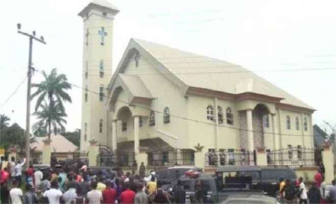 नाइजीरियाः चर्च में जनाजे की प्रार्थना सभा में हमला, 2 पादरियों सहित 18 की मौत