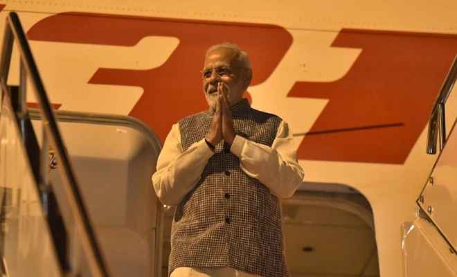 प्रधानमंत्री मोदी पहुंचे वुहान, एयरपोर्ट पर गर्मजोशी से स्वागत, आज होगी मोदी और शी के बीच सीधी बातचीत