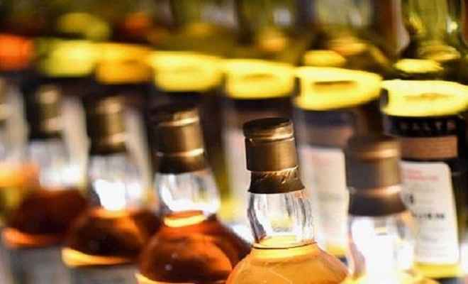 चुनावों से पहले कर्नाटक बना शराब का दरिया