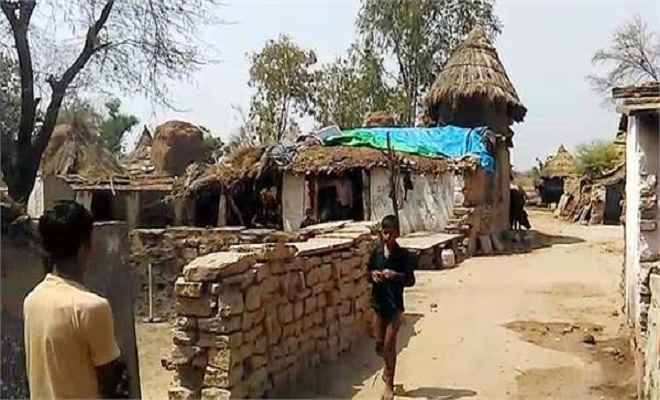 फेल हुए पीएम मोदी के दावे, आजादी के बाद से बिजली के लिए महरूम हैं दर्जनों गांव