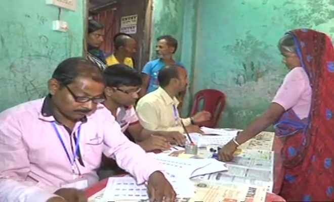 कड़ी सुरक्षा के बीच पश्चिम बंगाल में पंचायत चुनाव आज, मतदान शुरू
