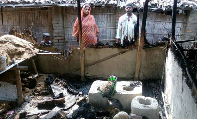 सुगौली में आग से तीन घर जले, किशोरी झुलसी