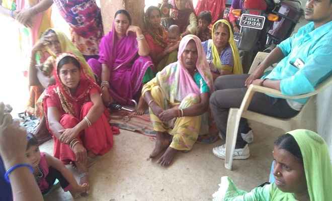 कुरकुटा में ए.एन. एम ने धात्री महिलाओं को दी जानकारी