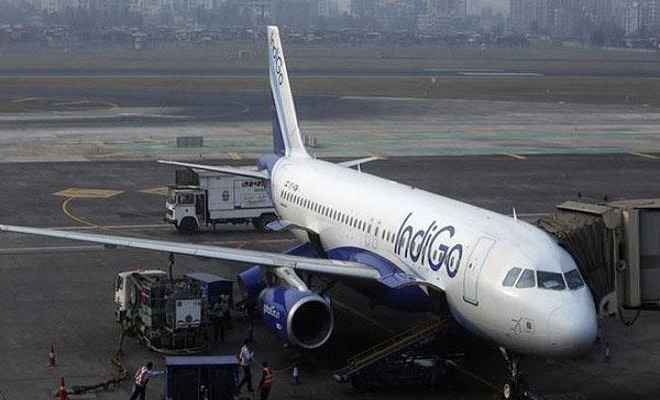 उड़ान भरने से पहले इंडिगो विमान का इंजन हुआ फेल, यात्रियों ने किया हंगामा