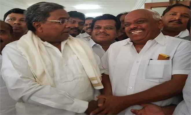 कर्नाटक: कांग्रेस को मिली एक और जीत, रमेश कुमार चुने गए विधानसभा स्पीकर