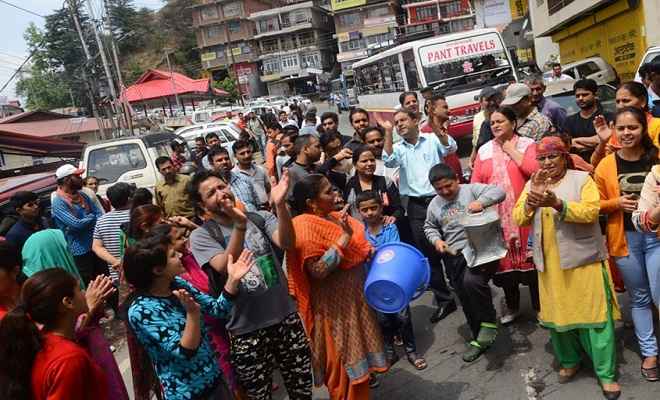 शिमला में पानी संकट: निगम अधिकारी सस्पेंड, सरकारी स्कूल रहेंगे बंद