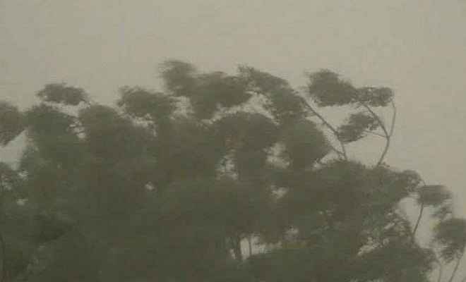 मौसम विभाग की चेतावनी, आज फिर आ सकता है यूपी-उत्तराखंड में आंधी-तूफान