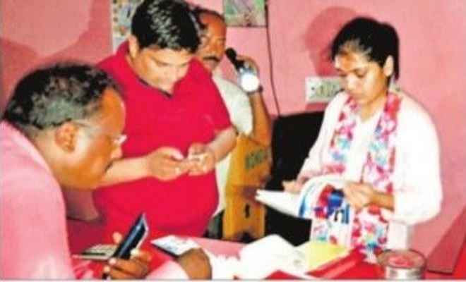 झारखंड में भाजपा नेताओं की हाइ-प्रोफाइल पार्टी पर एसडीएम का छापा