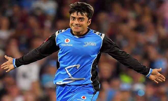 राशिद खान ने टी-20 रैंकिंग में पाक गेंदबाज शाहदाब खान को पछाड़ पहुंचे टॉप पर