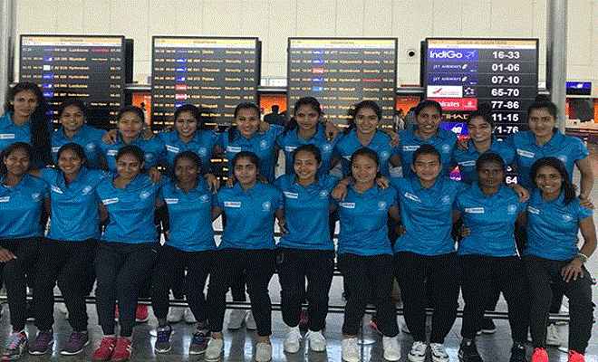 भारतीय महिला हॉकी टीम स्पेन दौरे के लिए रवाना