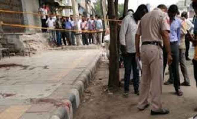 दिल्ली में गैंगवार, तीन की मौत पांच घायल
