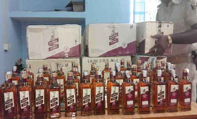 उत्पाद विभाग की टीम ने जब्त की 201 कार्टन नेपाली शराब