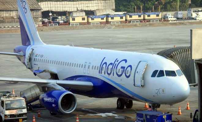 उड़ान भरने के तुरन्त बाद इंडिगो के विमान में आई दरार, ऐसे बची 168 यात्रियों की जानउड़ान भरने के तुरन्त बाद इंडिगो के विमान में आई दरार, ऐसे बची 178 यात्रियों की जान