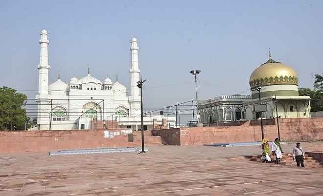 लखनऊ में टीले वाली मस्जिद के सामने लक्ष्मण की मूर्ति लगने पर मौलानाओं ने किया विरोध